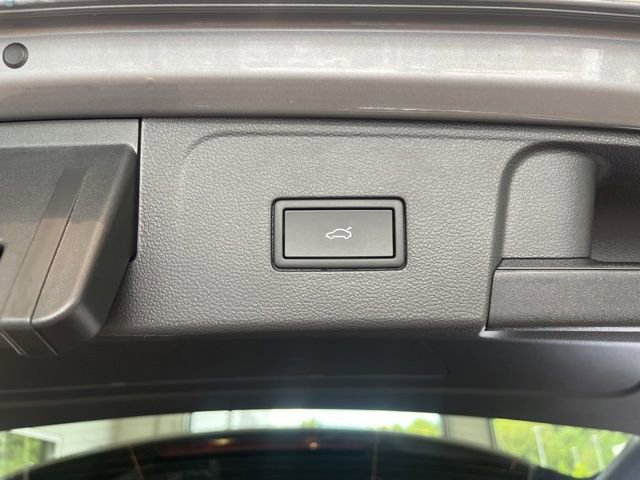 New 2026 Volkswagen Atlas SEL Premium R-Line image 32