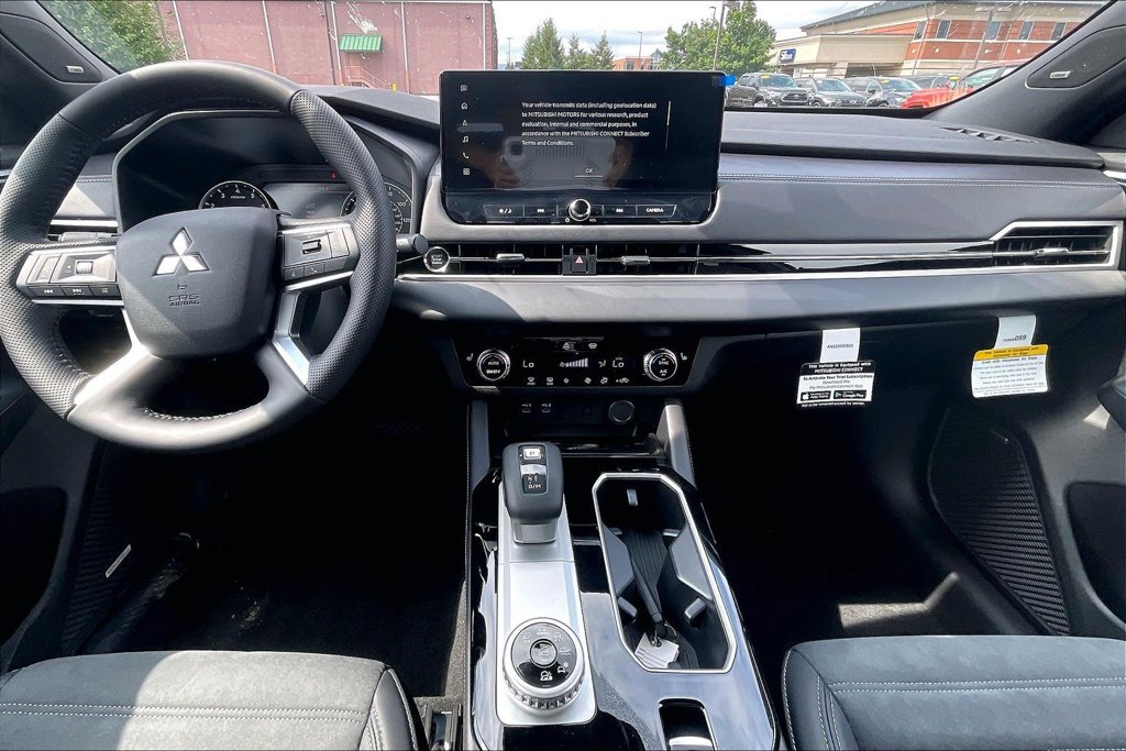 New 2026 Mitsubishi Outlander LE AWD/4WD image 5