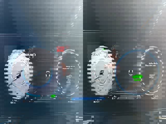 Certified 2022 Hyundai Elantra Limited w/ Cargo Package image 9