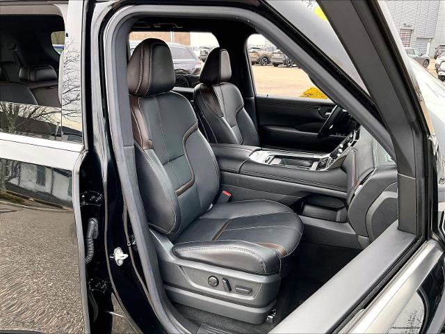 Certified 2025 Nissan Armada SL AWD/4WD image 11