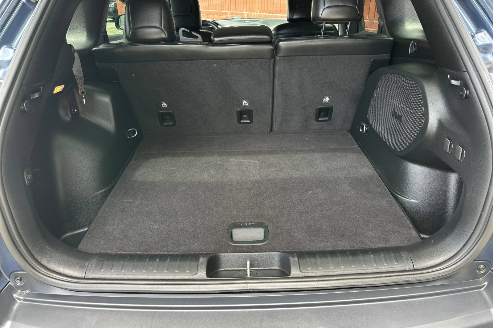 Used 2020 Jeep Cherokee Limited w/ Advanced Safety Group FWD image 18