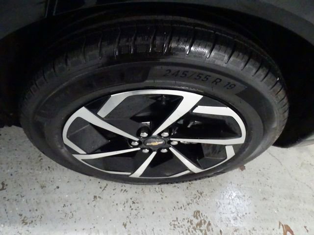 Used 2025 Chevrolet Equinox EV LT image 23