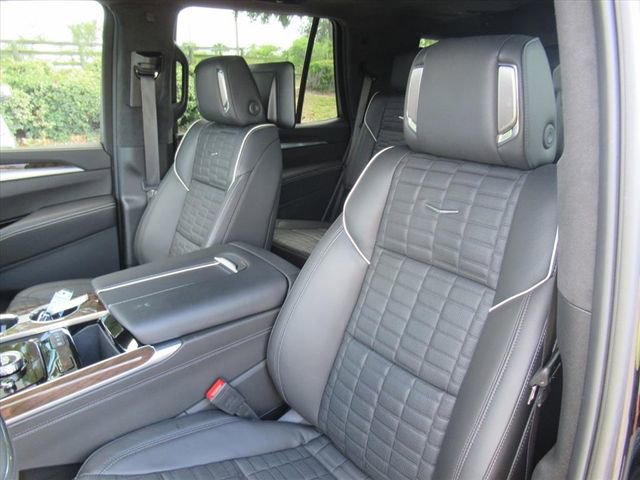 Used 2025 Cadillac Escalade Sport Platinum AWD/4WD image 20