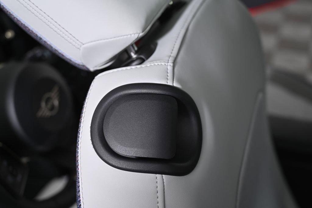 Used 2025 MINI Cooper S image 35