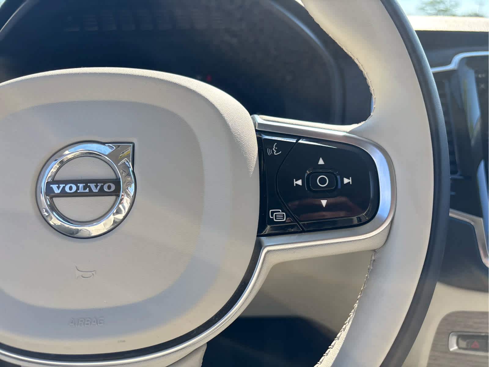 Used 2023 Volvo XC90 B6 Plus w/ Protection Package Premier AWD/4WD image 21