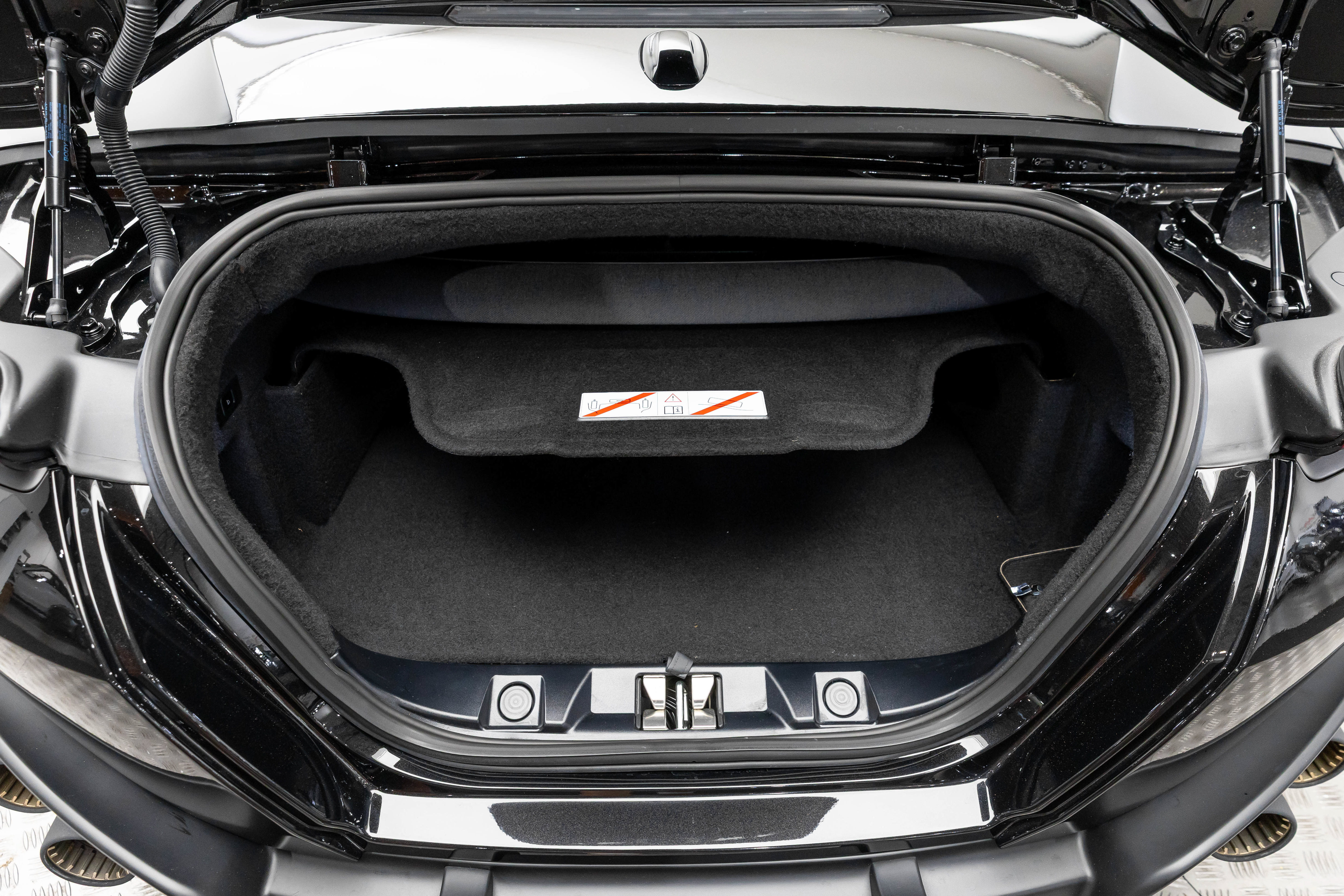 Used 2025 Ferrari Roma Spider RWD image 60