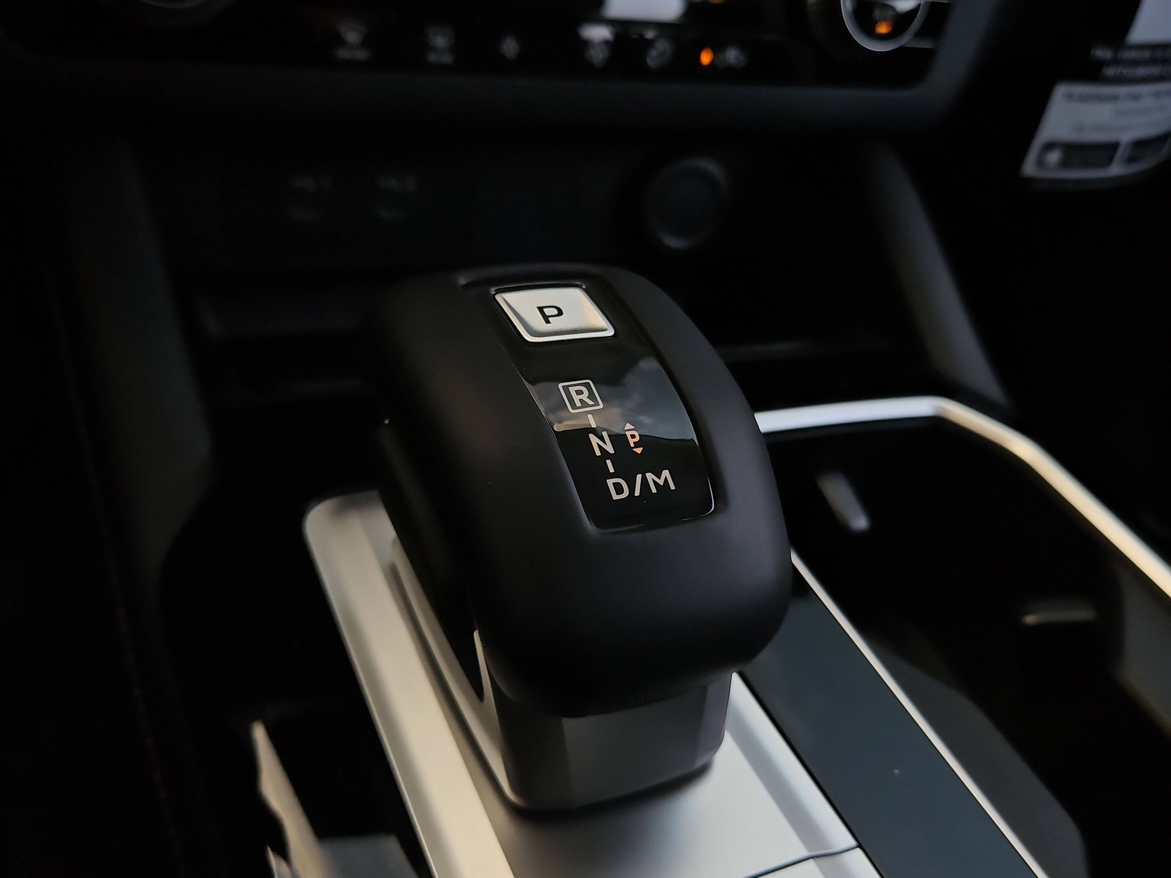 New 2025 Mitsubishi Outlander SE image 18