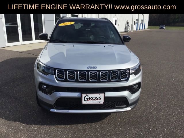 Used 2025 Jeep Compass Limited AWD/4WD image 3