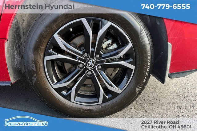 Used 2025 Toyota Sienna Platinum image 30