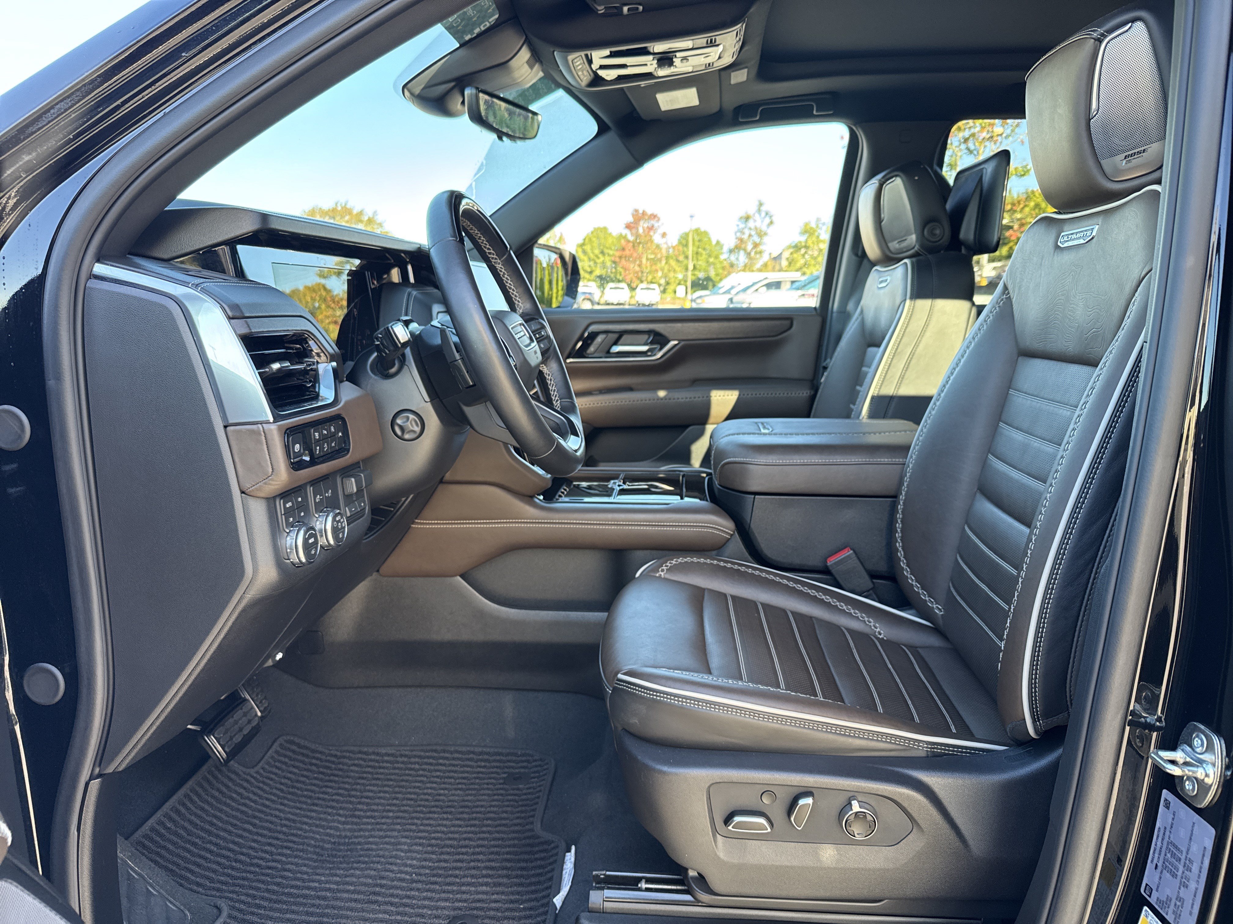 Used 2026 GMC Yukon Denali Ultimate AWD/4WD image 17