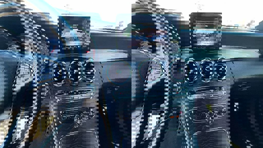 Used 2018 Mercedes-Benz C 300 Sedan image 28