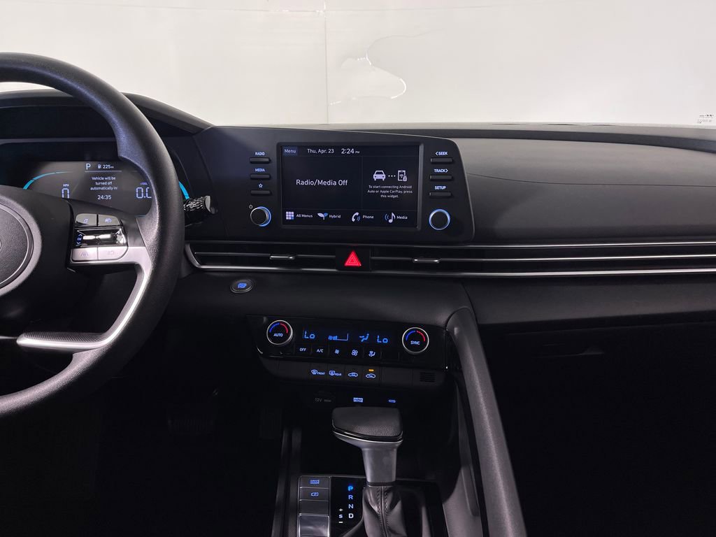 Certified 2025 Hyundai Elantra Blue FWD image 16