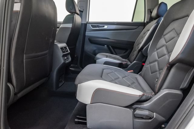 Used 2024 Volkswagen Atlas Peak Edition SEL AWD/4WD image 28