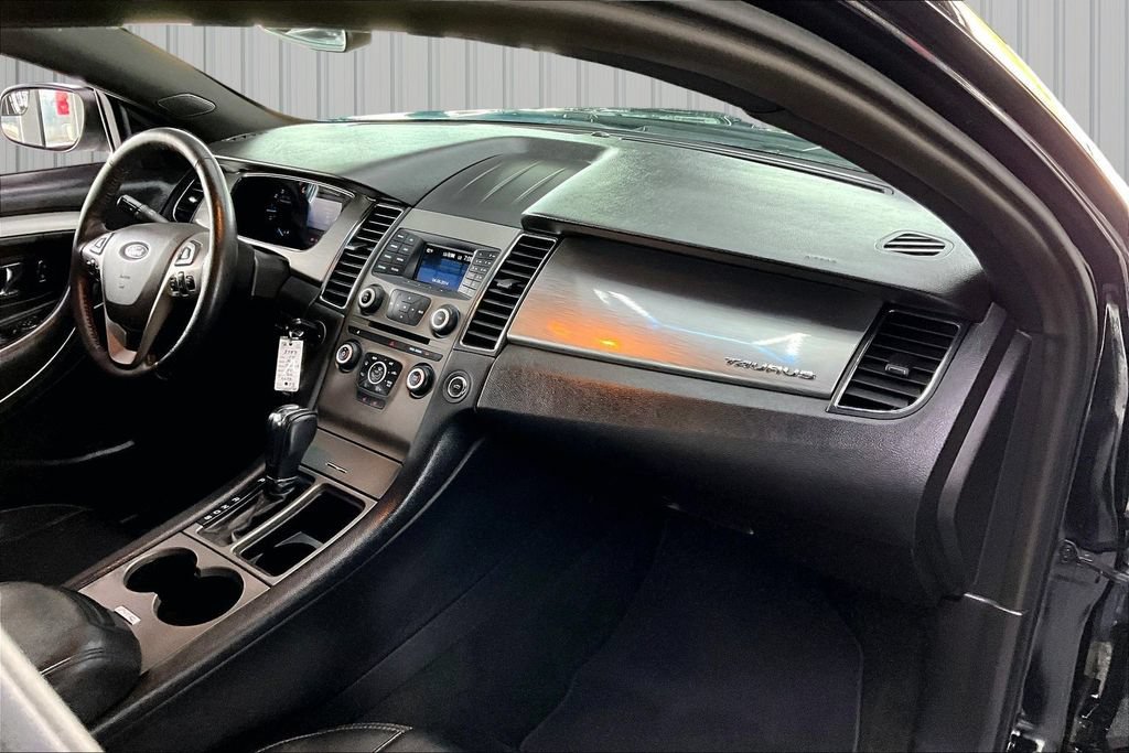 Used 2018 Ford Taurus SEL FWD image 27