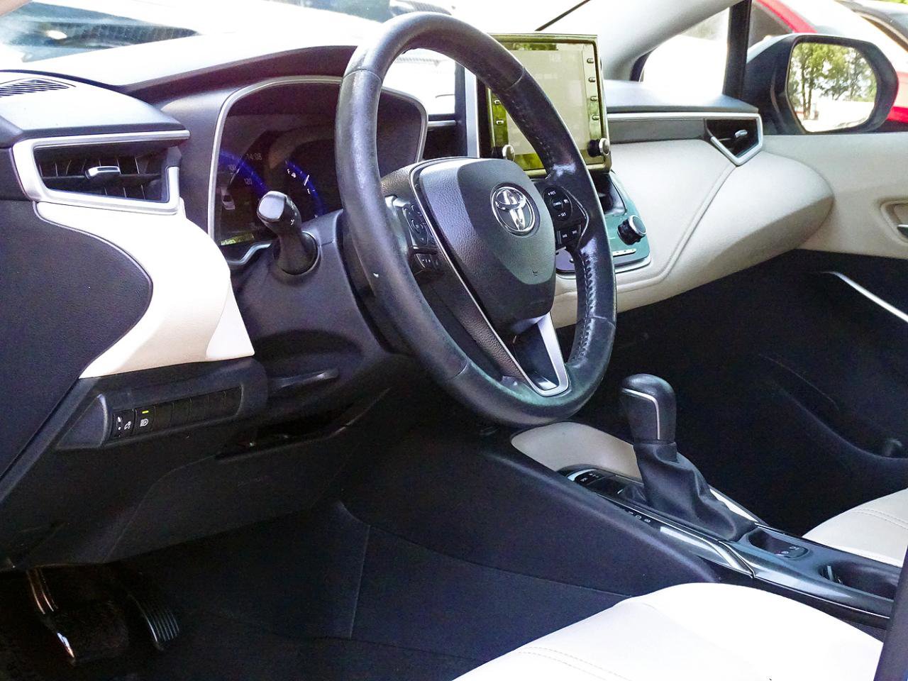 Used 2022 Toyota Corolla XLE FWD image 23