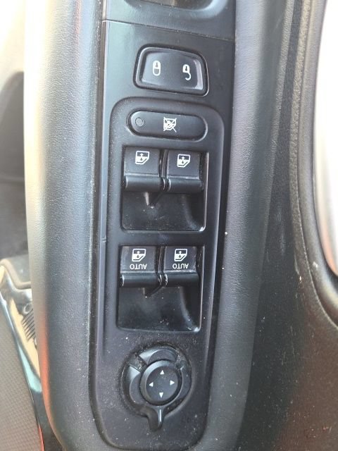 Used 2020 Jeep Renegade Altitude w/ UConnect 8.4 Nav Group FWD image 19