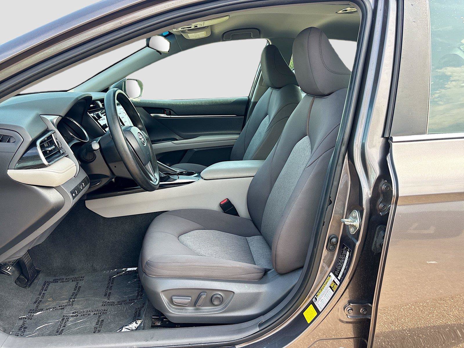 Used 2020 Toyota Camry LE FWD image 19