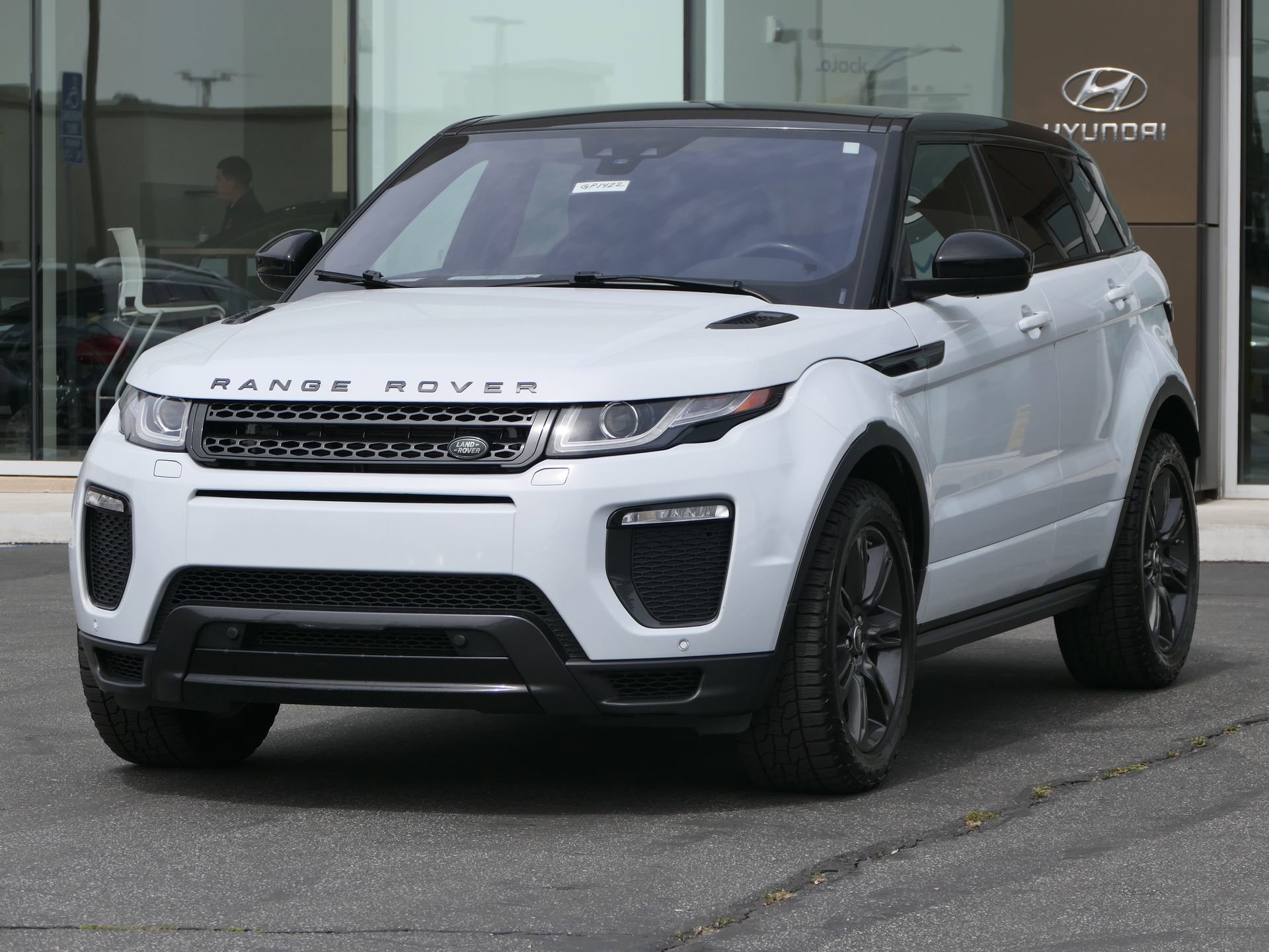 Used 2018 Land Rover Range Rover Evoque Landmark Edition image 7