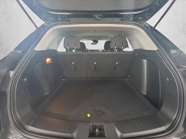 Used 2024 Chevrolet TrailBlazer LT w/ Driver Confidence Package AWD/4WD image 6
