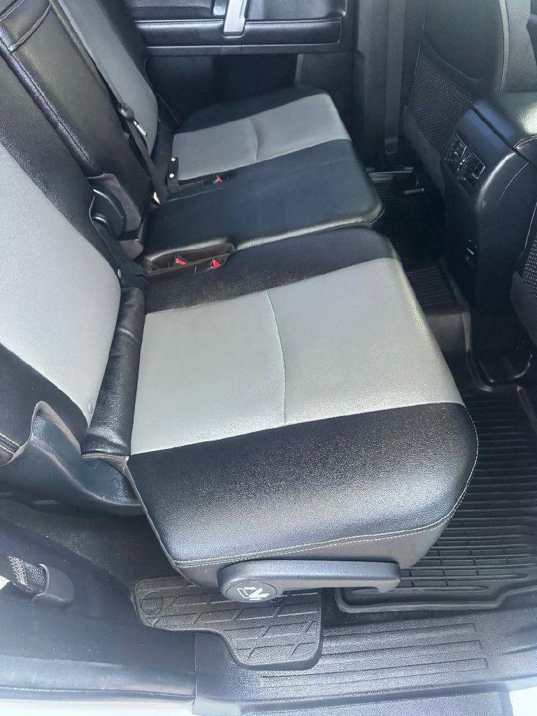 Used 2018 Toyota 4Runner SR5 Premium AWD/4WD image 34