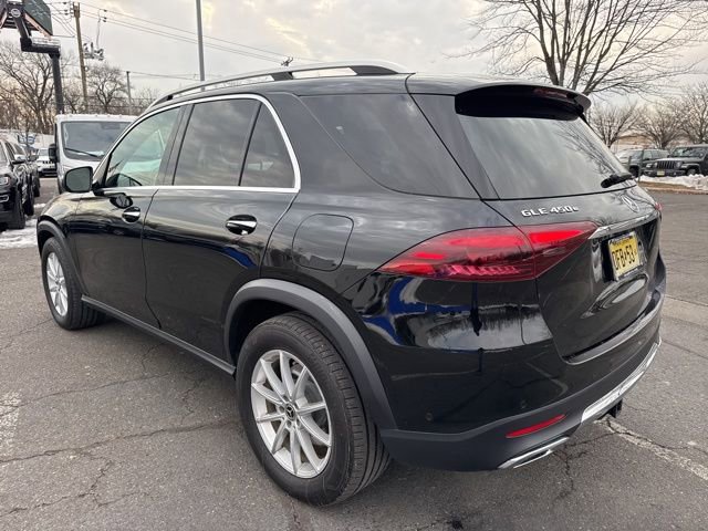 Used 2025 Mercedes-Benz GLE 450e 4MATIC w/ Winter Package image 20