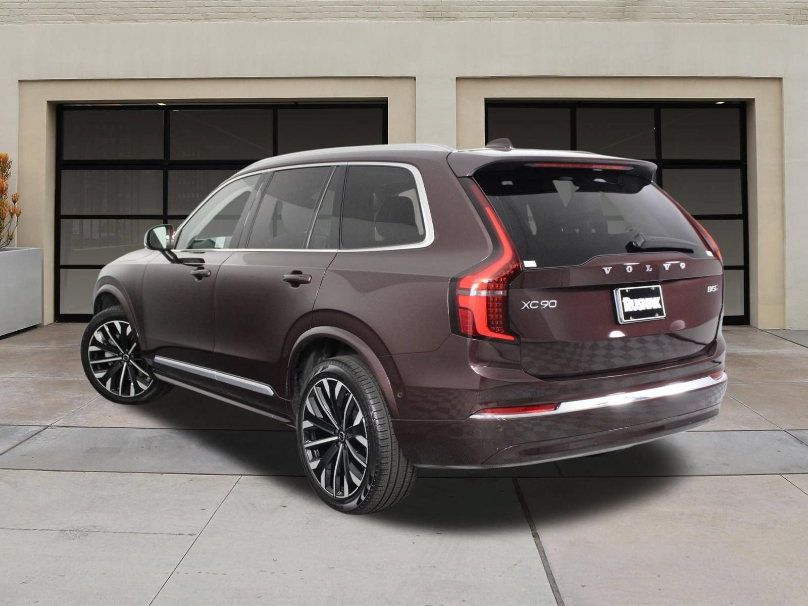 Certified 2026 Volvo XC90 B5 Plus w/ Protection Package AWD/4WD image 2