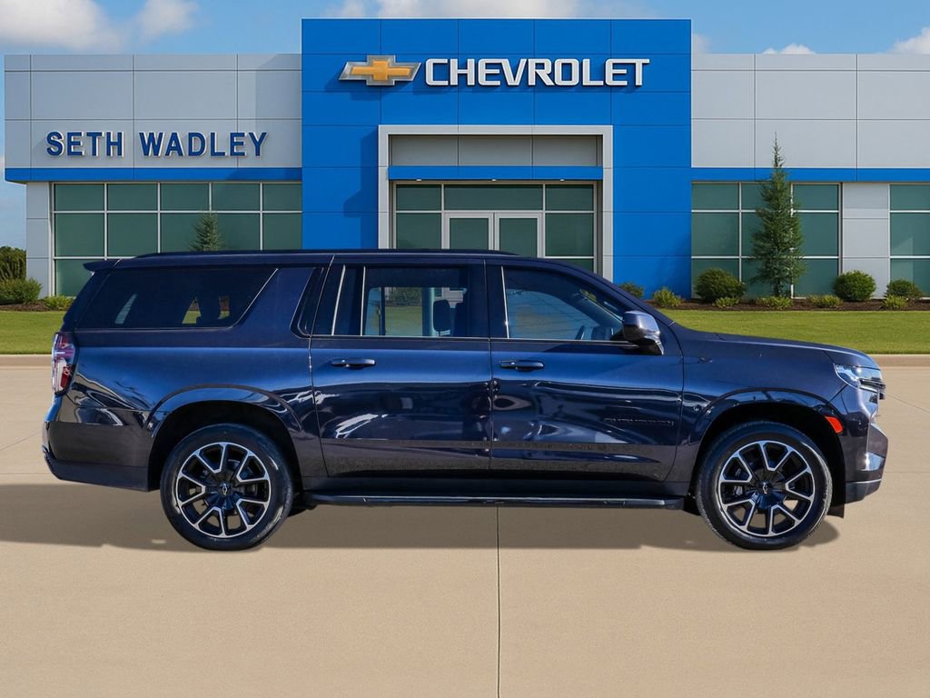Used 2023 Chevrolet Suburban RST image 8