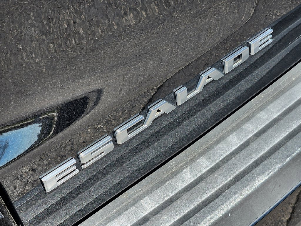 Used 2020 Cadillac Escalade 2WD w/ LPO, Radiant Package image 12