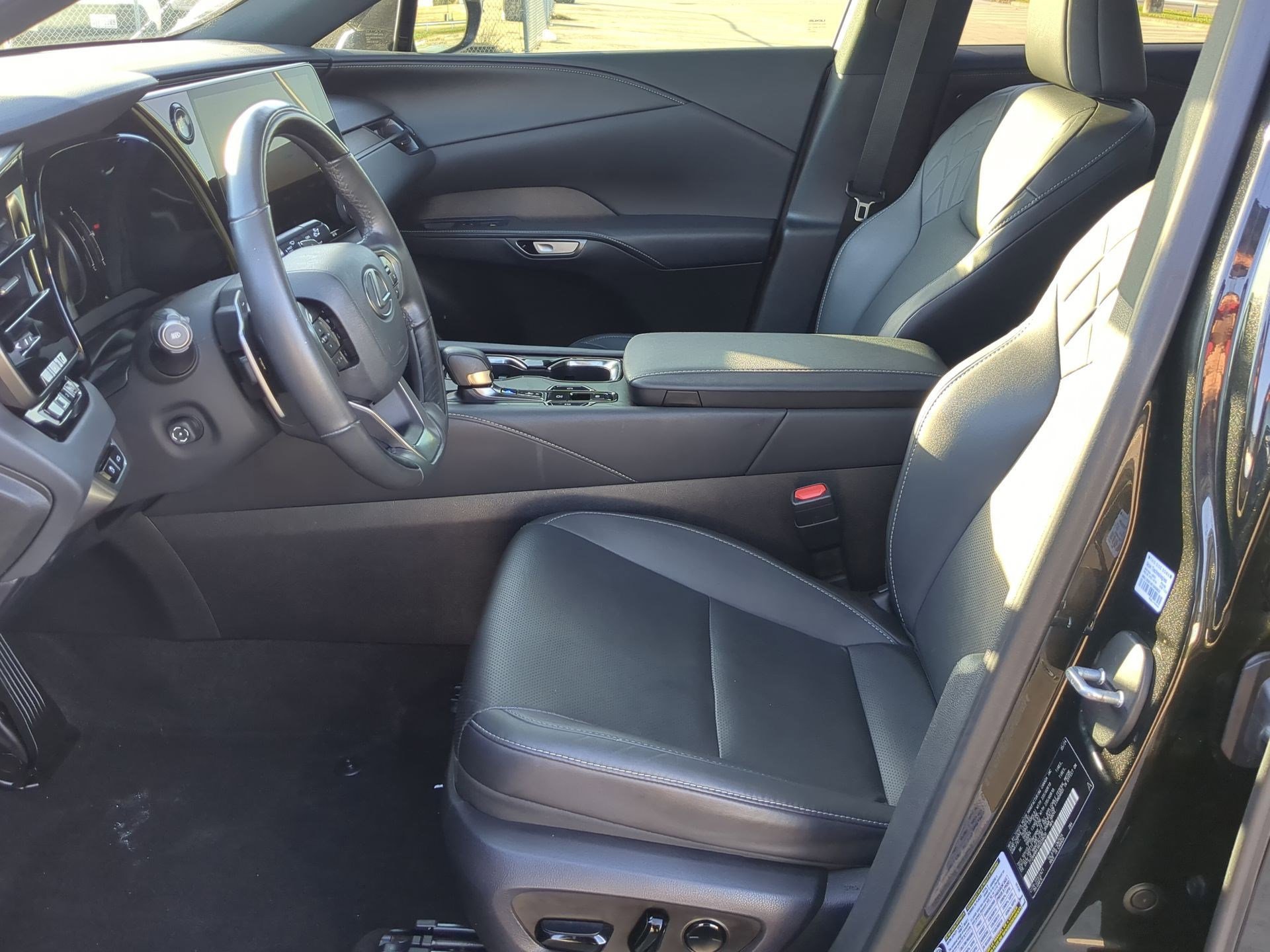 Used 2024 Lexus RX 350 Premium w/ Accessory Package (Z1) image 16