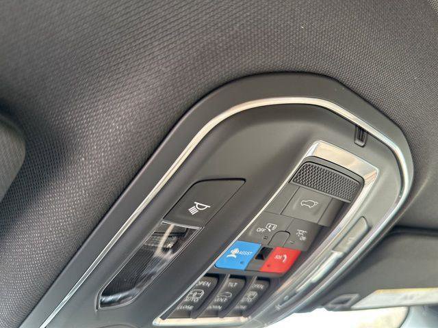 New 2025 Jeep Grand Cherokee Limited w/ Luxury Tech Group II image 23