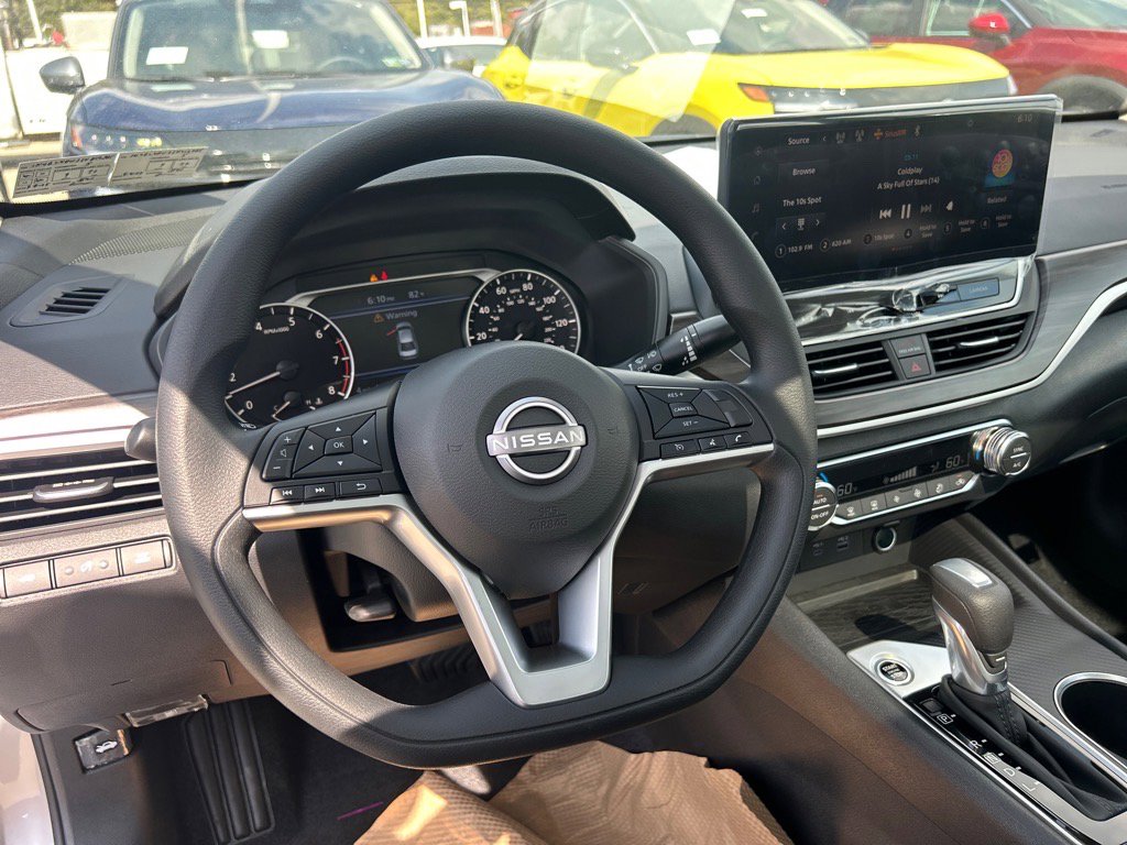 New 2025 Nissan Altima 2.5 SV w/ SV Special Edition Package AWD/4WD image 5