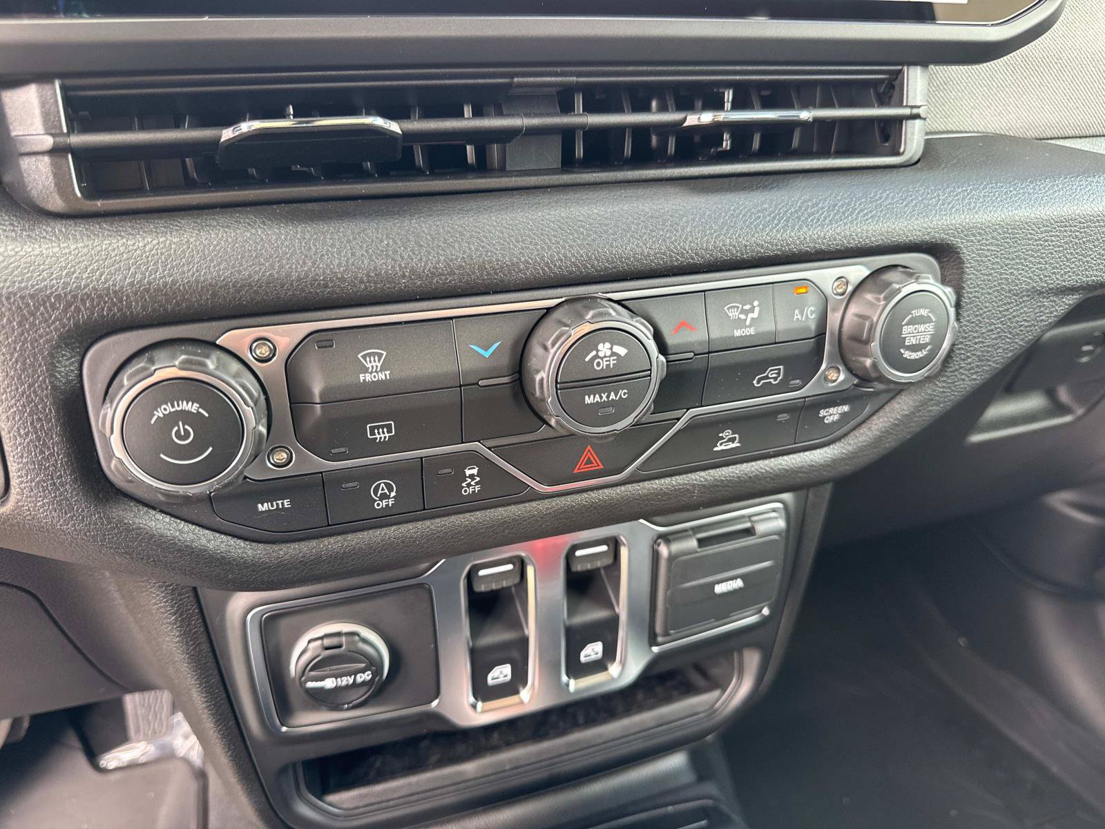 New 2026 Jeep Wrangler Sport AWD/4WD image 18