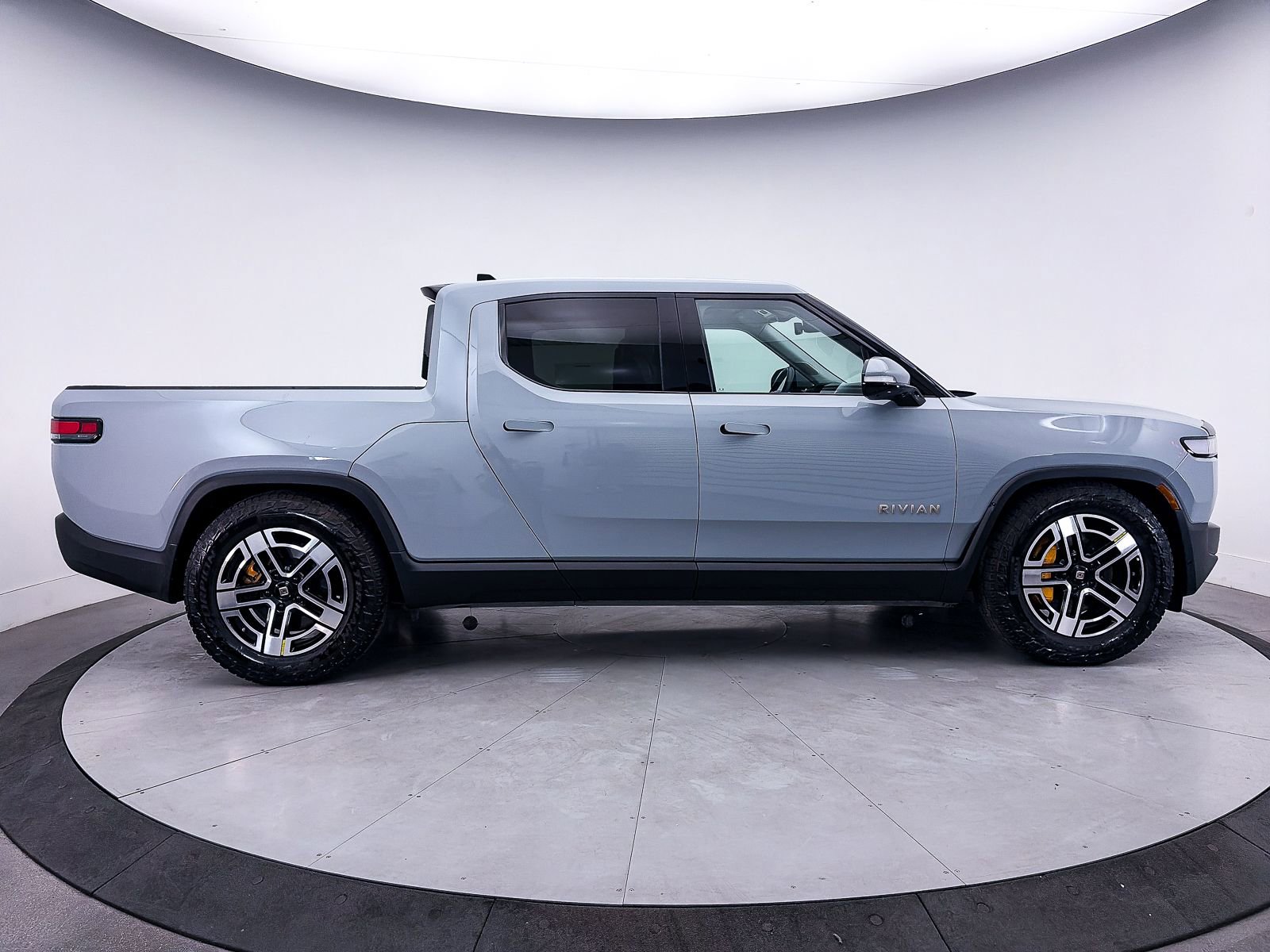 Used 2023 Rivian R1T Adventure AWD/4WD image 36