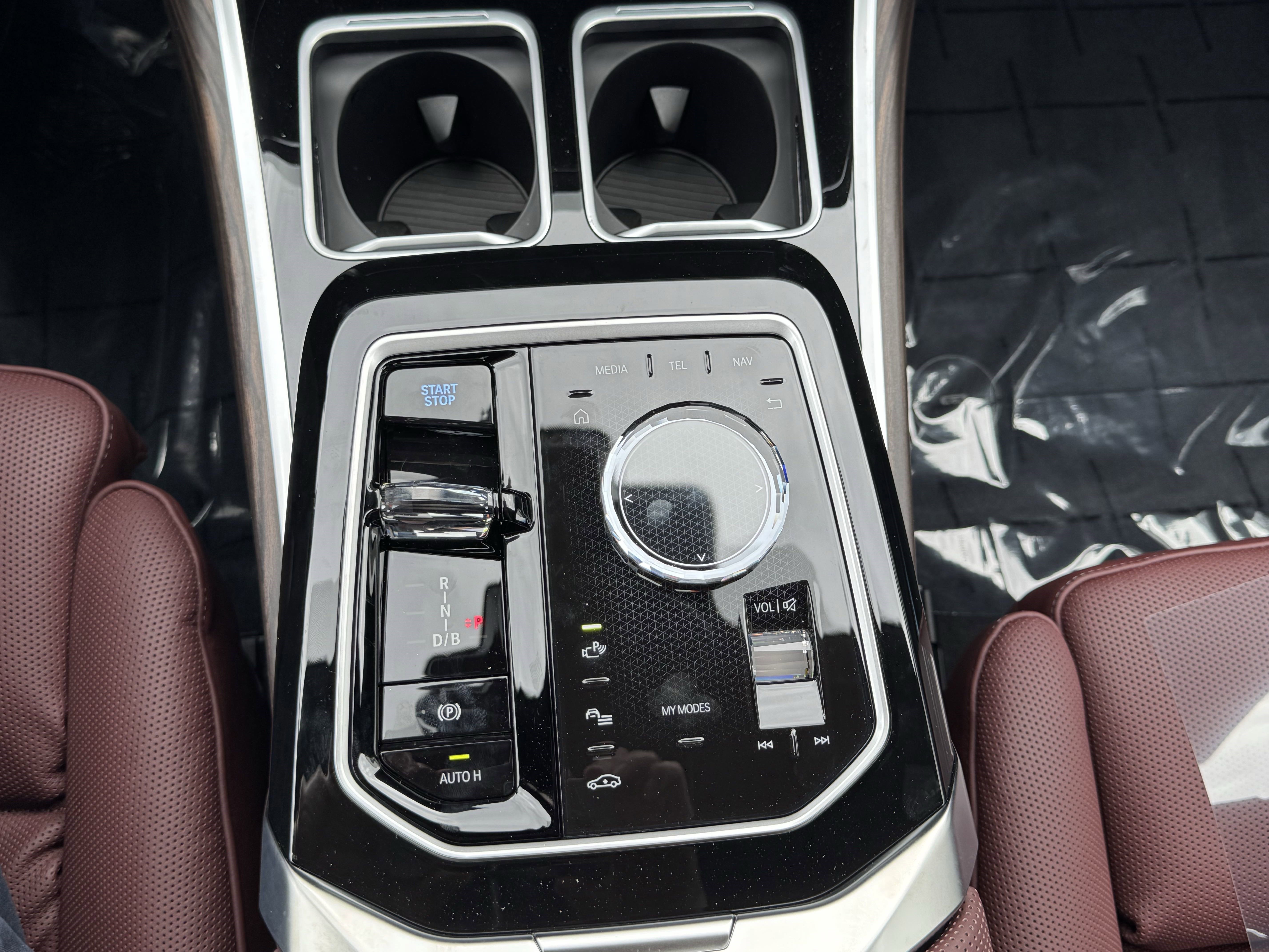 New 2025 BMW i7 xDrive60 w/ Premium Package image 19