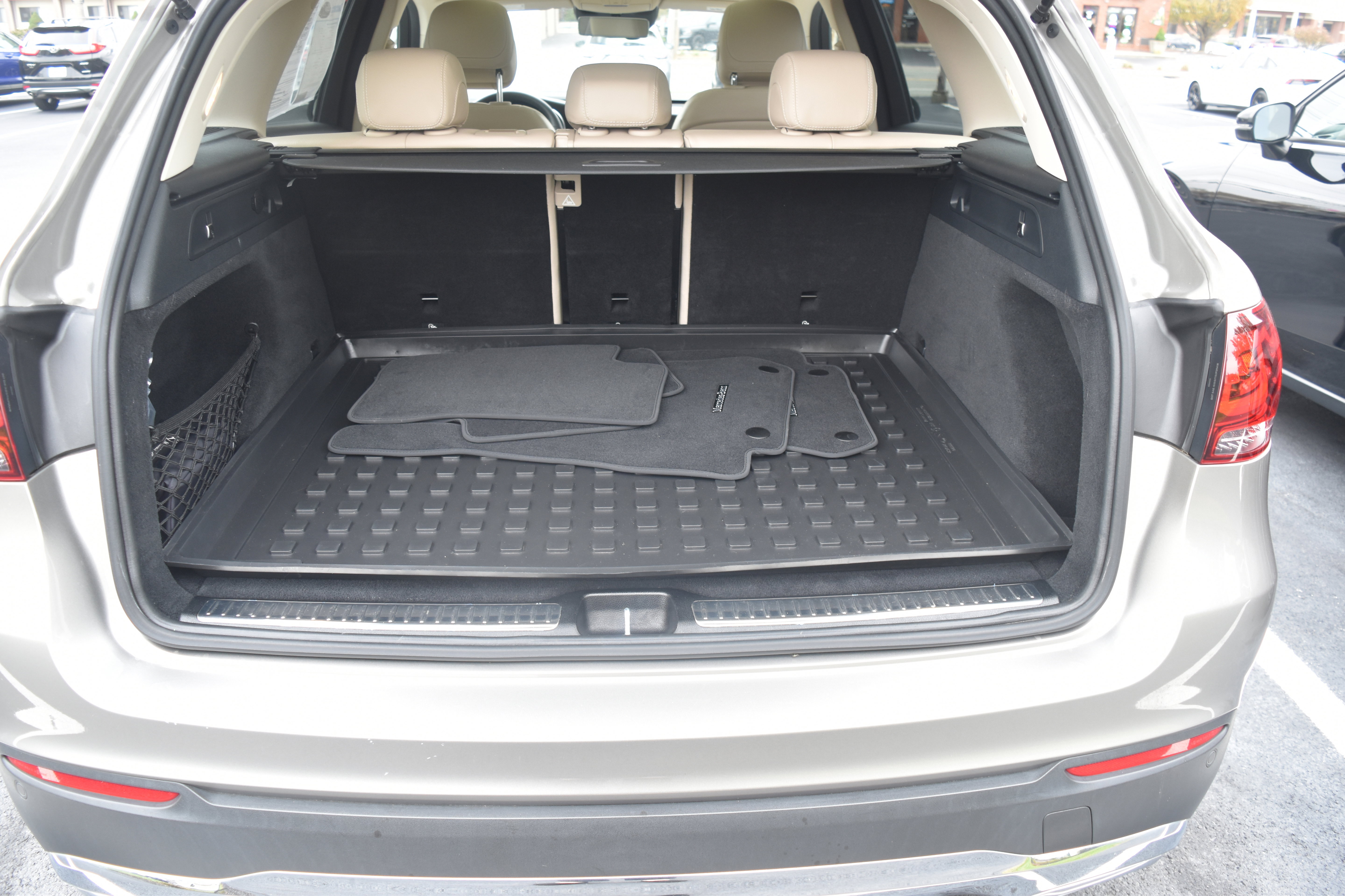 Used 2021 Mercedes-Benz GLC 300 4MATIC image 10