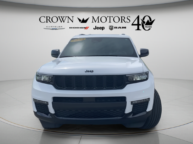 Used 2023 Jeep Grand Cherokee L Limited w/ Black Appearance Package AWD/4WD image 2