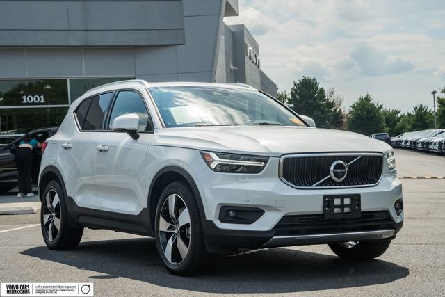 Used 2021 Volvo XC40 T5 Momentum w/ Premium Package
