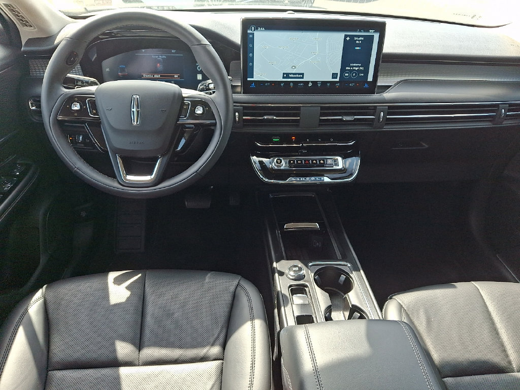 Certified 2023 Lincoln Corsair AWD w/ Equipment Group 101A image 11