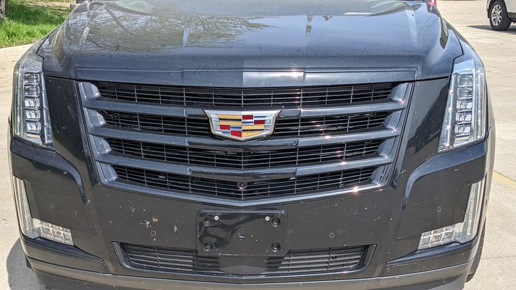 Used 2019 Cadillac Escalade Premium Luxury w/ Escalade Sport Edition AWD/4WD image 9