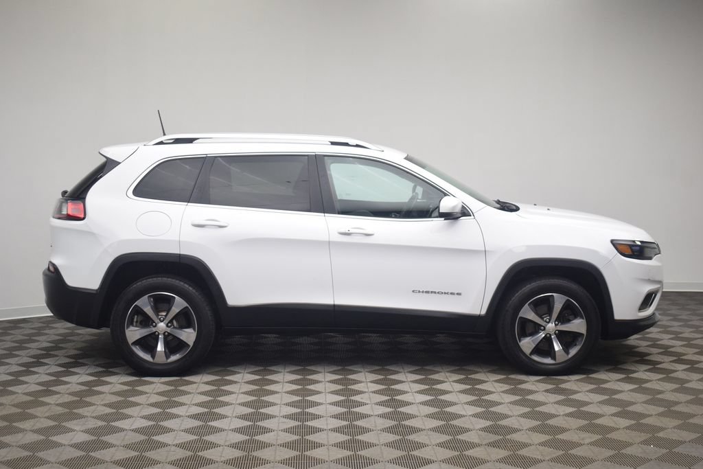 Used 2019 Jeep Cherokee Limited AWD/4WD image 12