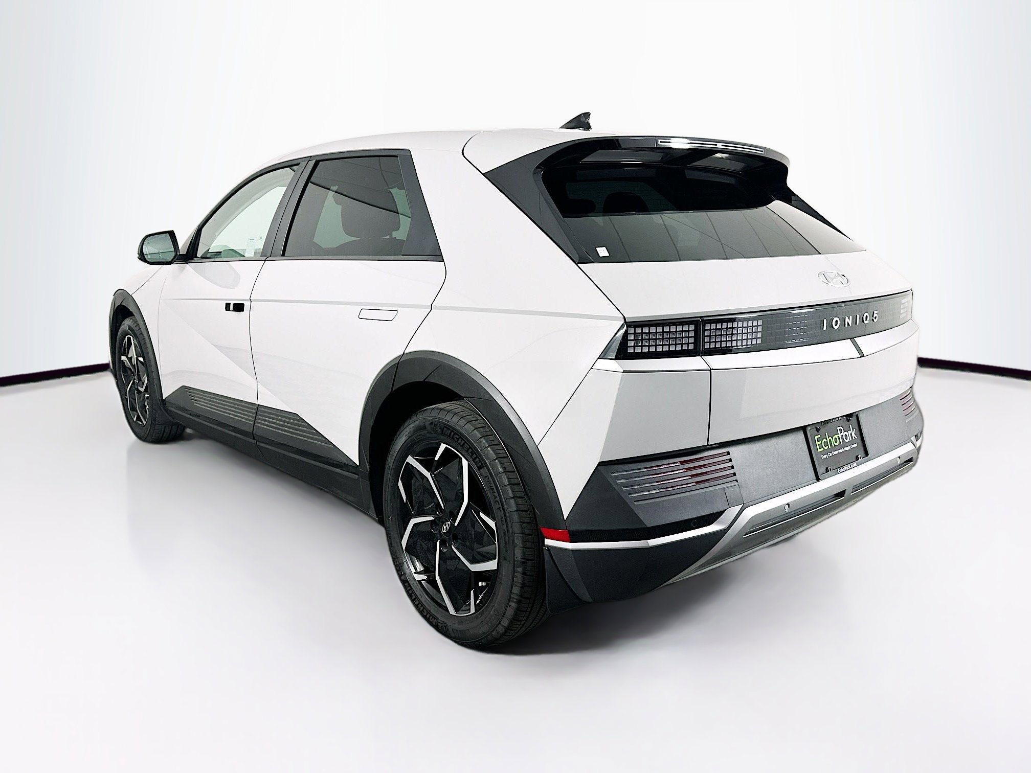 Used 2024 Hyundai Ioniq 5 SEL image 5