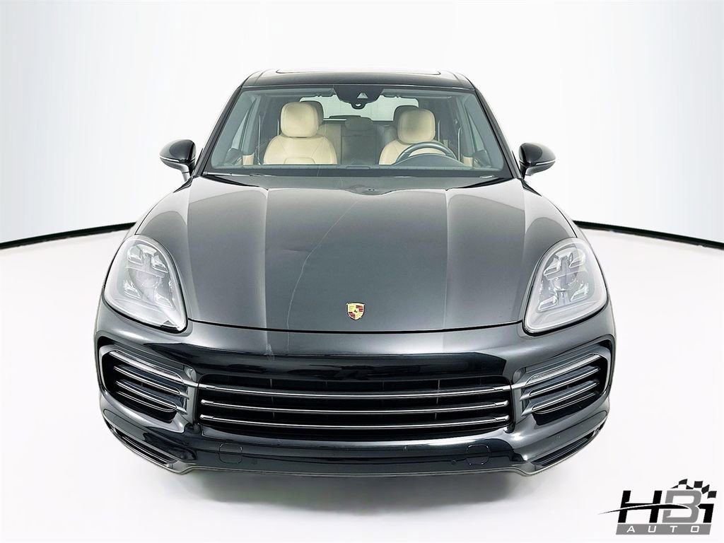 Used 2023 Porsche Cayenne Platinum Edition image 3
