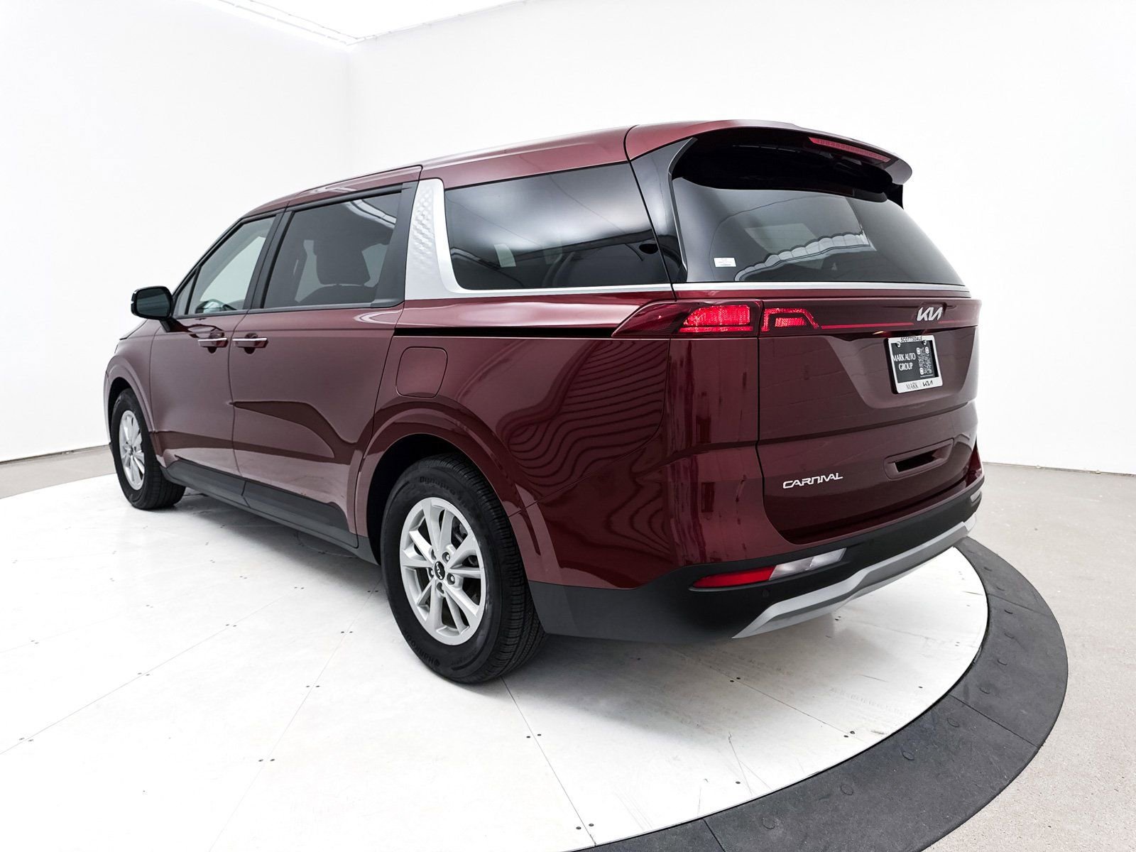 Used 2024 Kia Carnival LX image 16