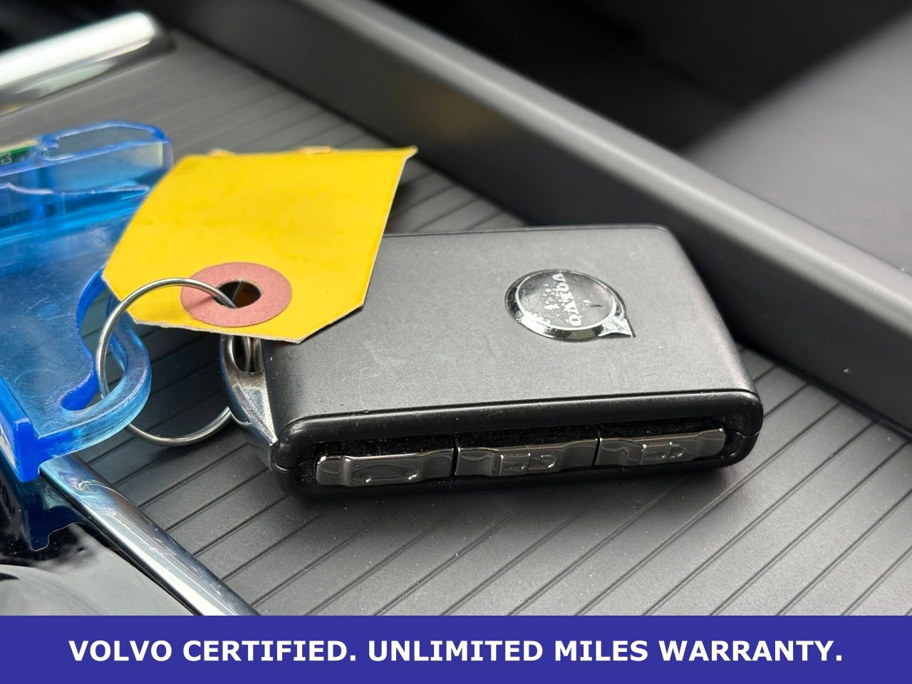 Certified 2025 Volvo XC60 B5 Core AWD/4WD image 39