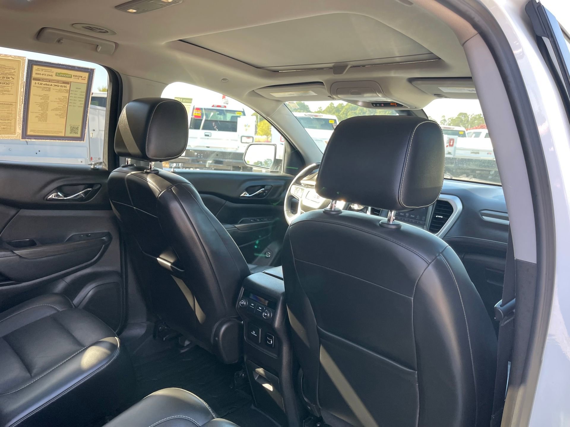 Used 2018 GMC Acadia SLT image 26