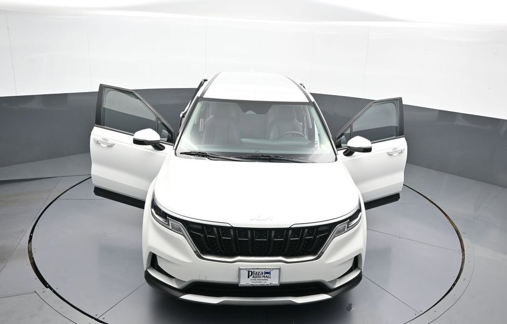 Used 2024 Kia Carnival LX FWD image 45