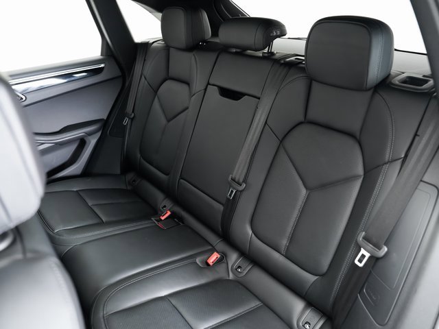 Certified 2025 Porsche Macan image 26