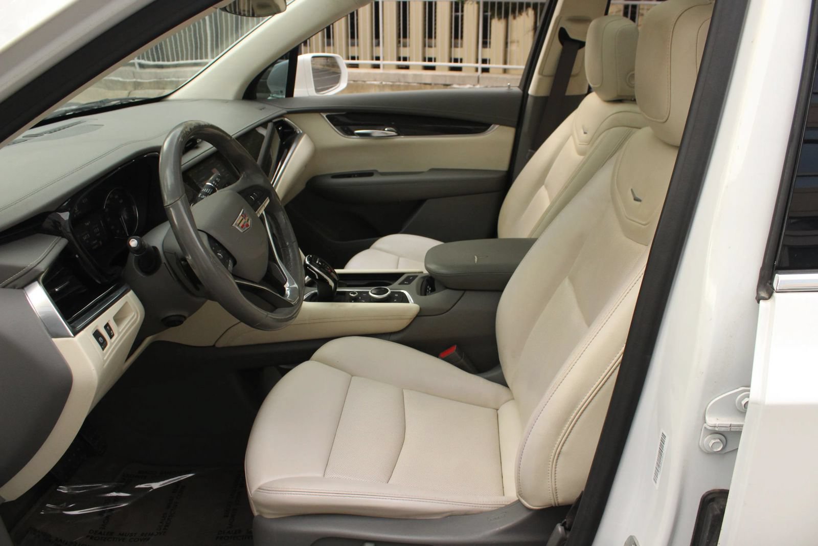 Used 2020 Cadillac XT6 Premium Luxury AWD/4WD image 14