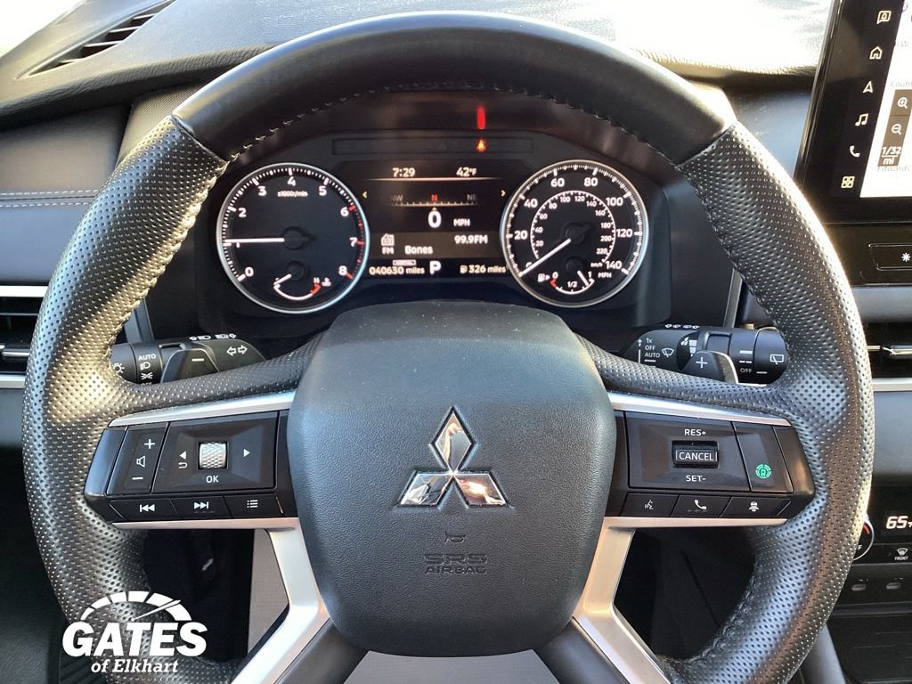 Used 2025 Mitsubishi Outlander SE AWD/4WD image 26