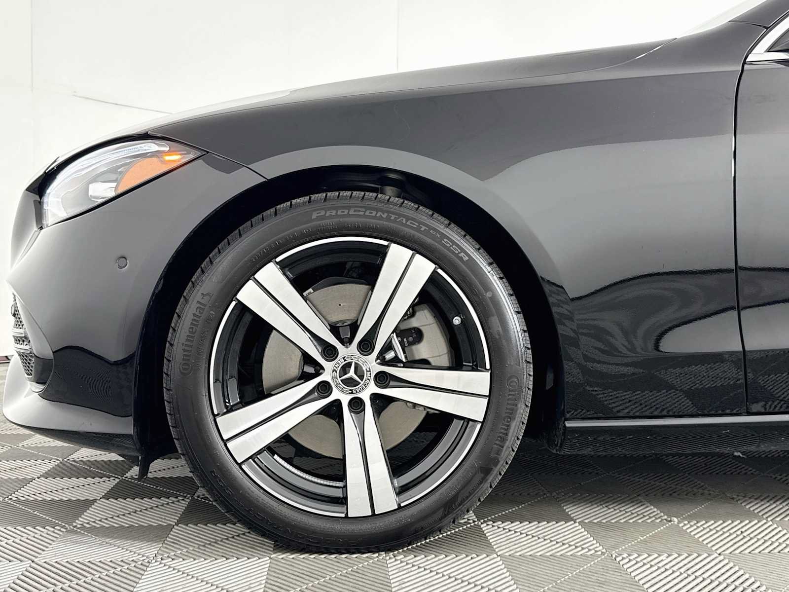 Used 2025 Mercedes-Benz C 300 4MATIC Sedan image 28